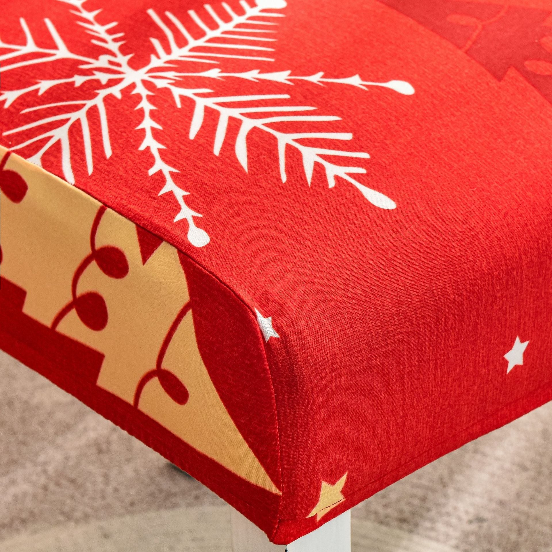 Christmas-themed chair covers and chair covers for hotel restaurants